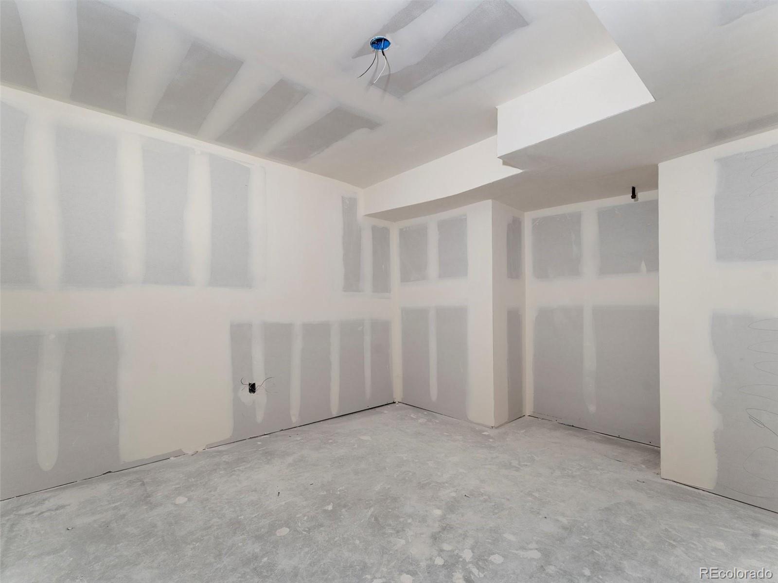 MLS Image #23 for 2591 s oakland street,aurora, Colorado