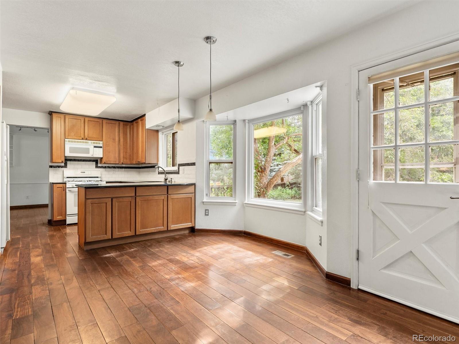MLS Image #7 for 2591 s oakland street,aurora, Colorado