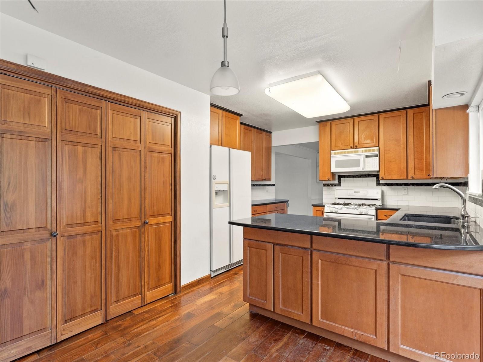 MLS Image #8 for 2591 s oakland street,aurora, Colorado