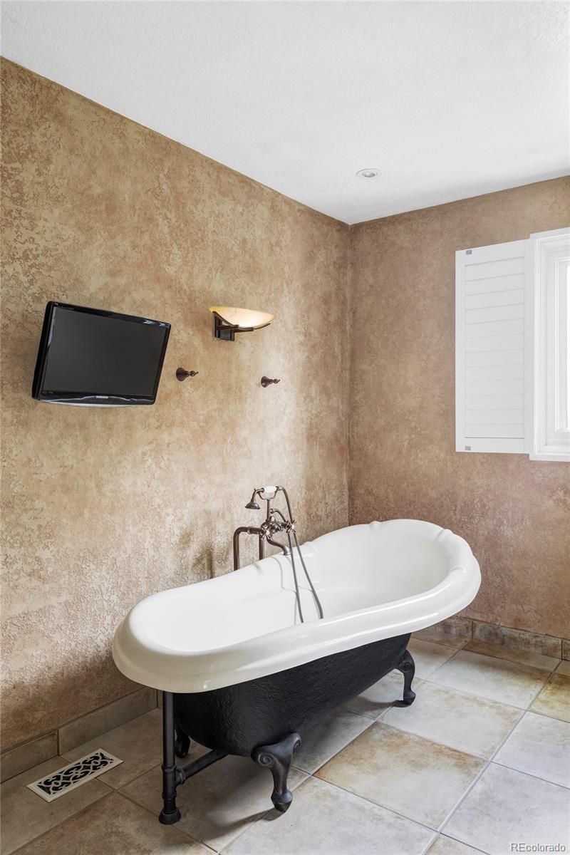 MLS Image #21 for 19052 e briarwood drive,centennial, Colorado