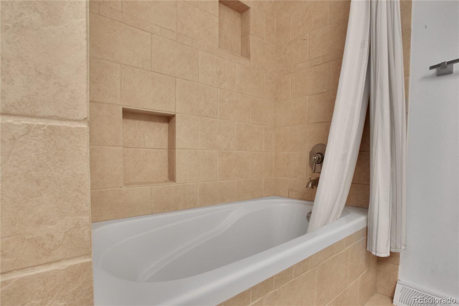 MLS Image #15 for 6584 s clermont court,centennial, Colorado