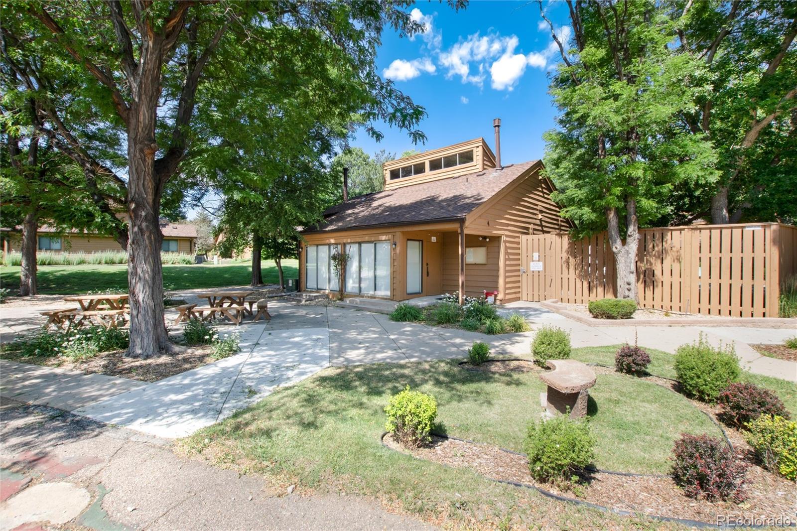 MLS Image #43 for 46 s eagle circle,aurora, Colorado