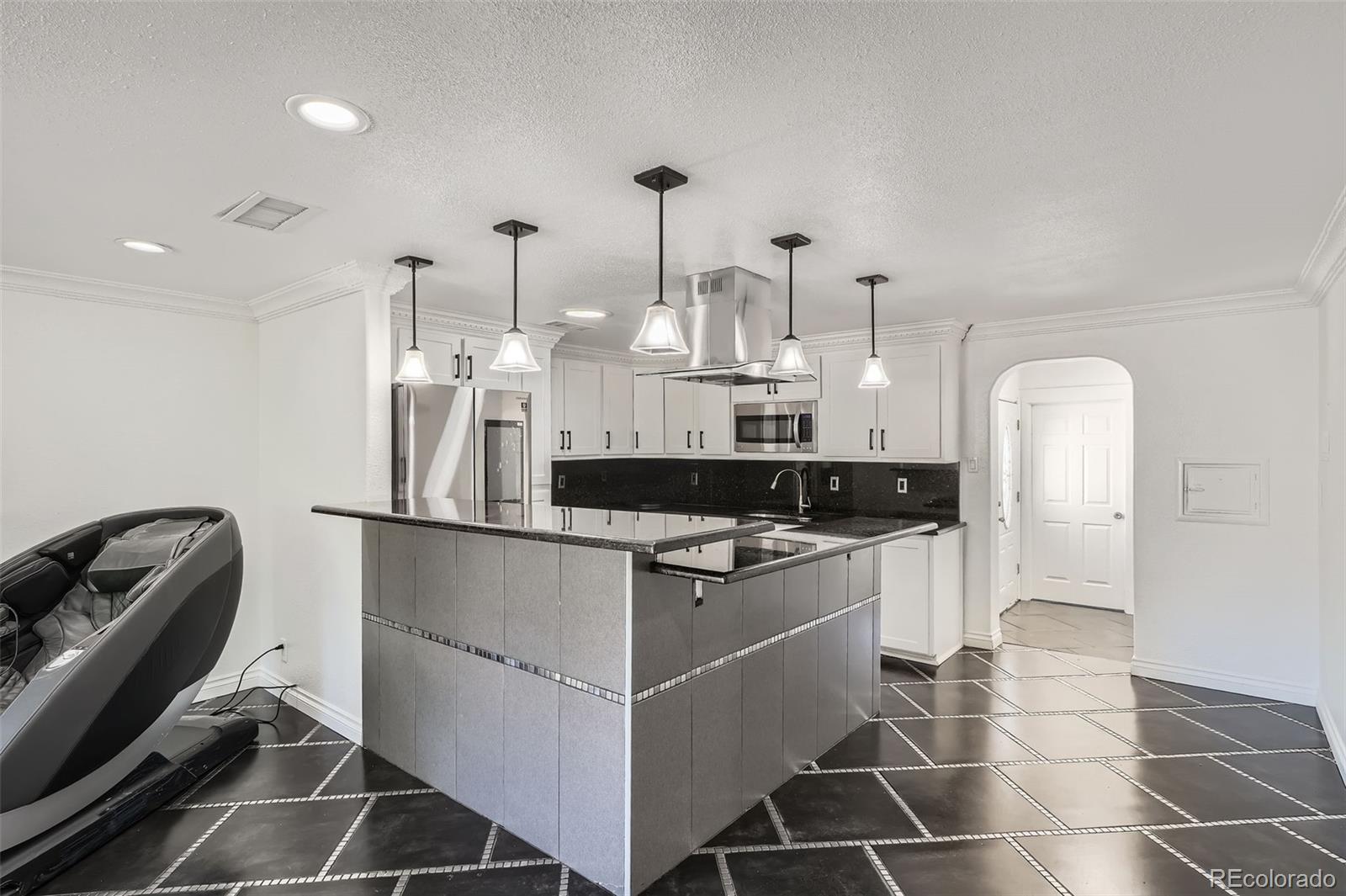 MLS Image #6 for 541  emporia street,aurora, Colorado