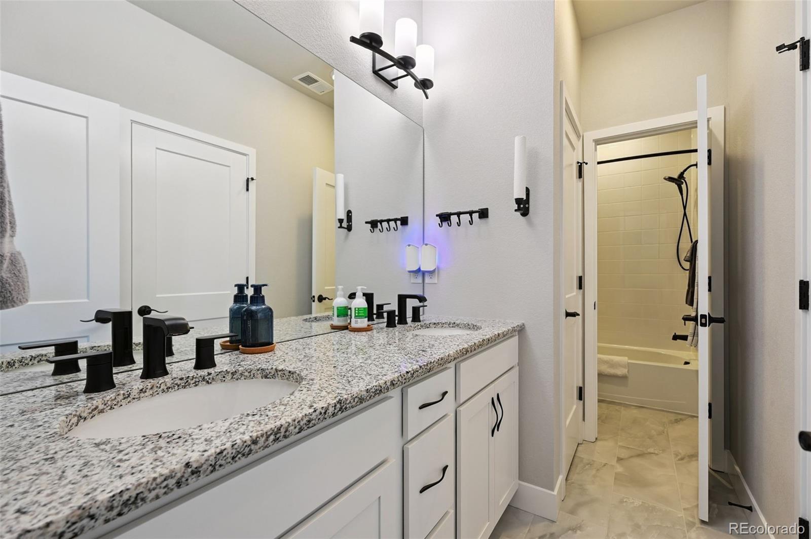 MLS Image #32 for 4514  peak crest view,colorado springs, Colorado