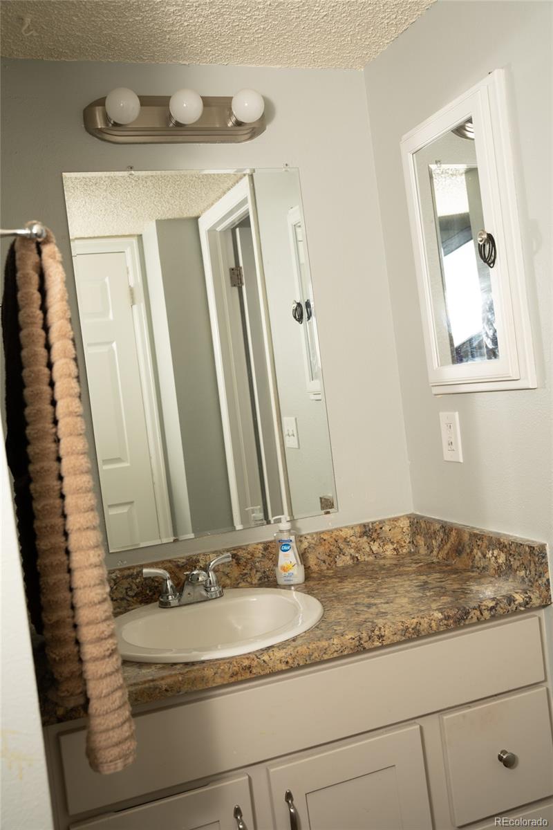 MLS Image #10 for 1358 s irving street,denver, Colorado