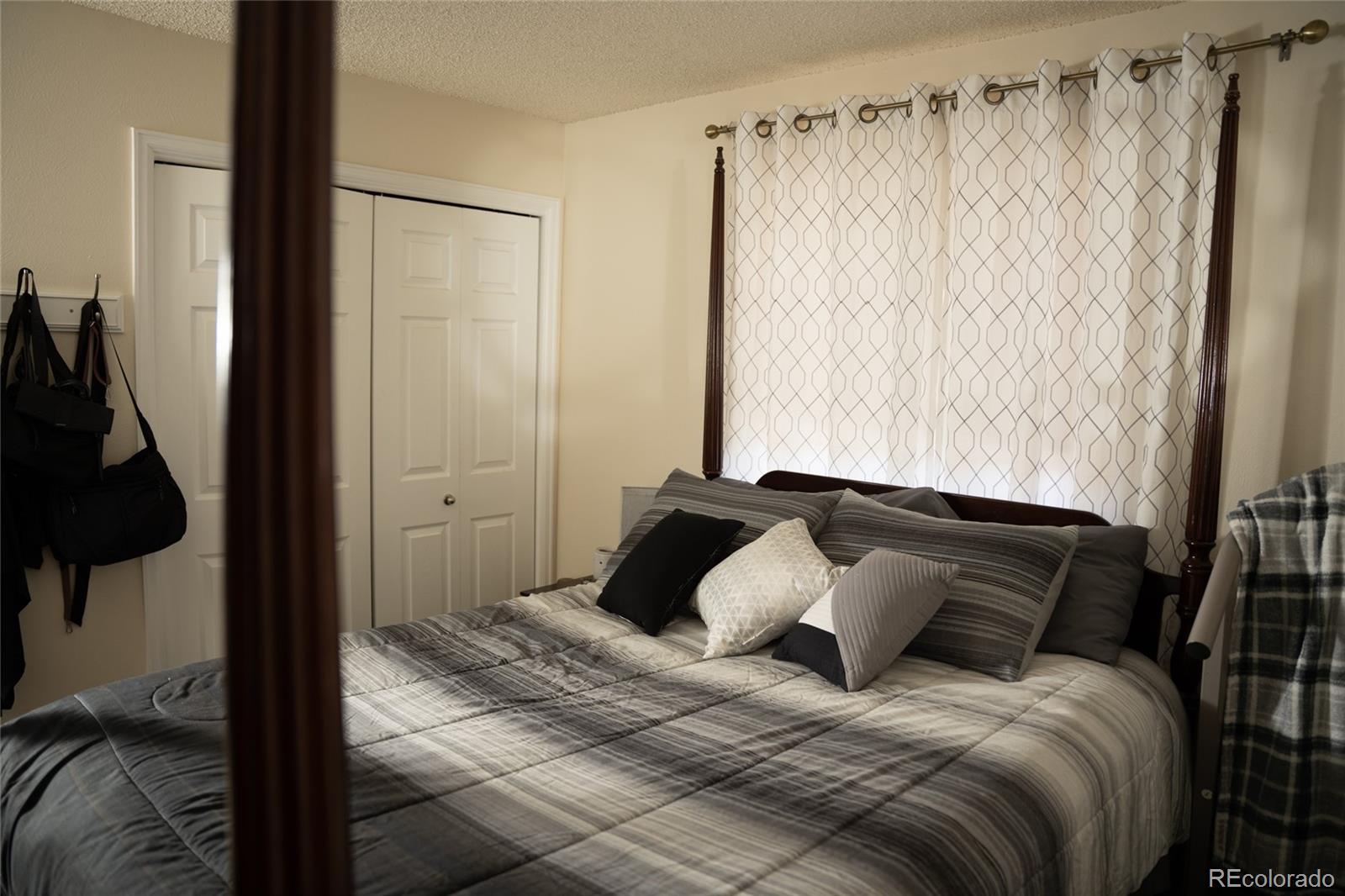 MLS Image #14 for 1358 s irving street,denver, Colorado