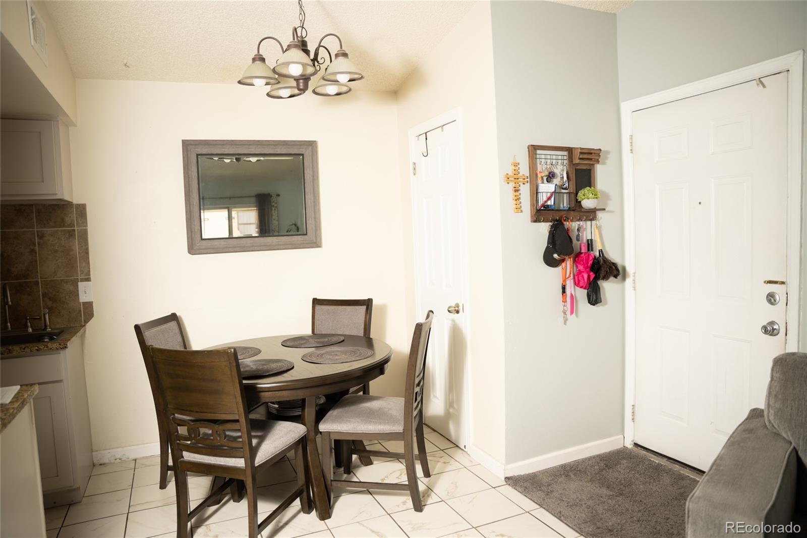 MLS Image #6 for 1358 s irving street,denver, Colorado
