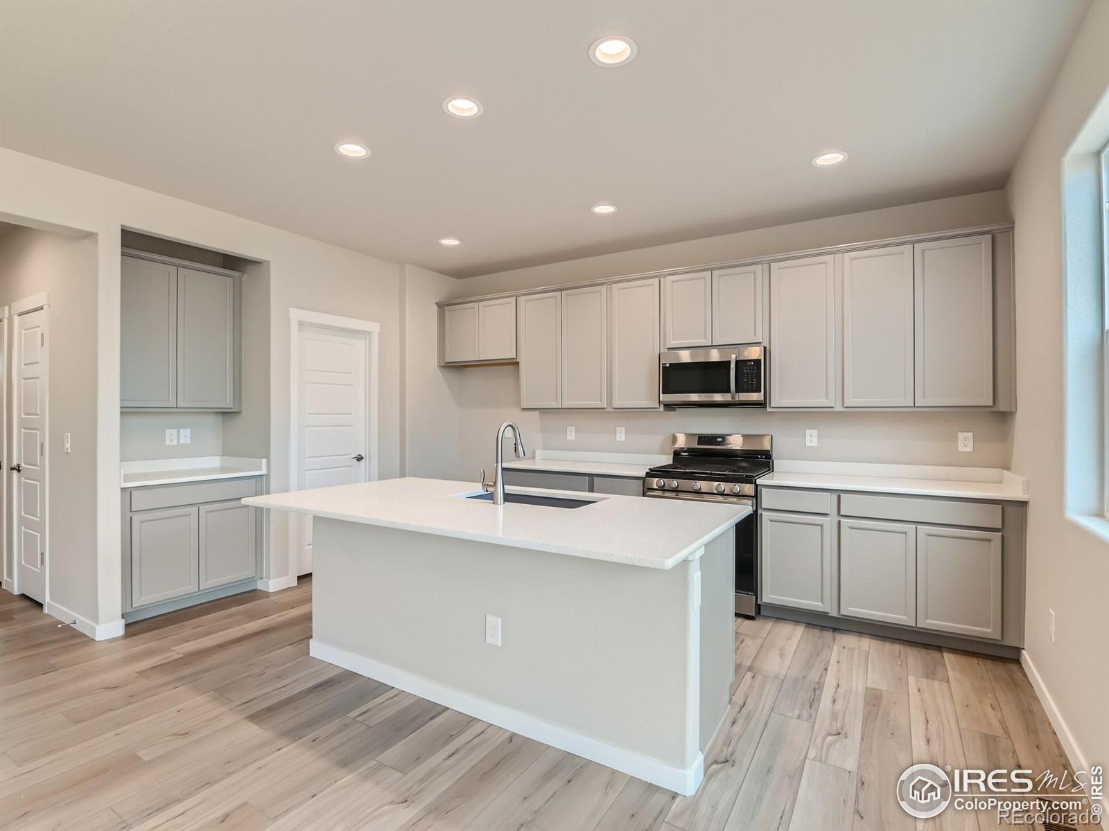 MLS Image #8 for 13  chipeta way,lochbuie, Colorado