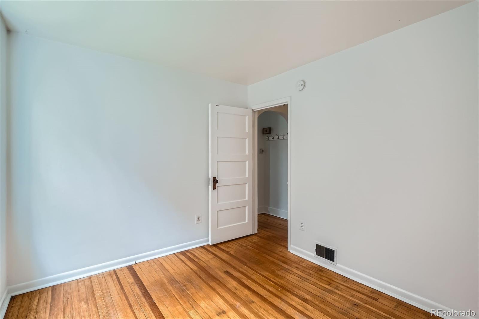 MLS Image #11 for 1654 s pearl street,denver, Colorado