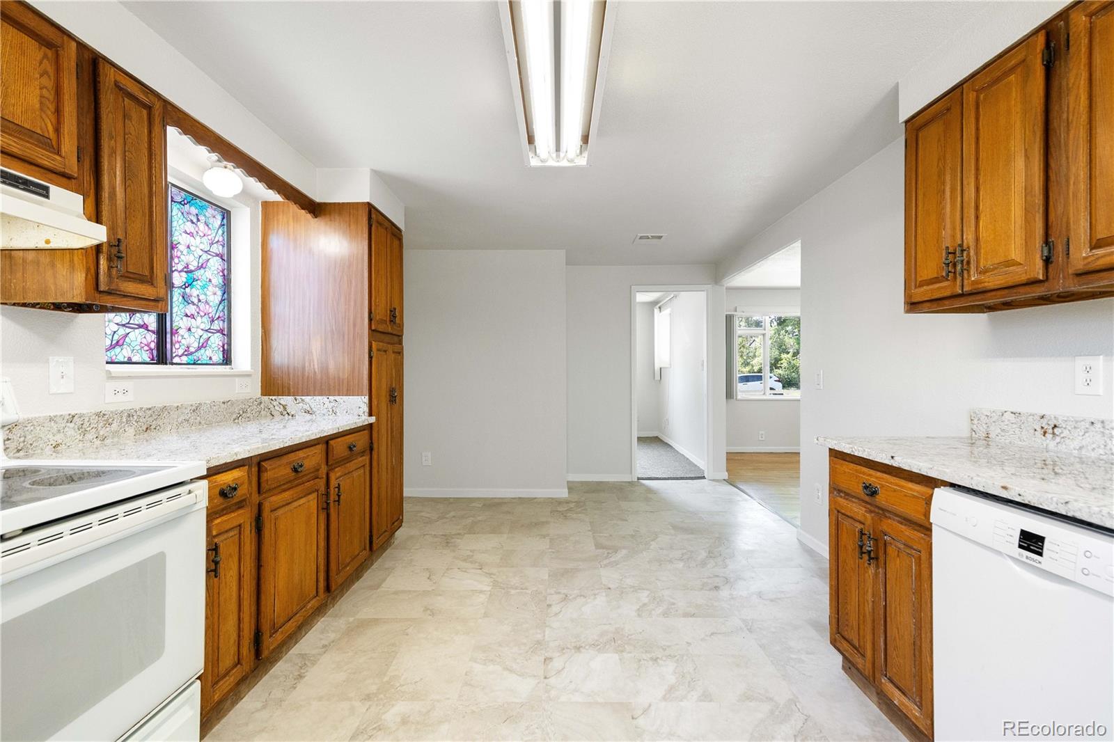 MLS Image #10 for 3955 s hazel court,englewood, Colorado