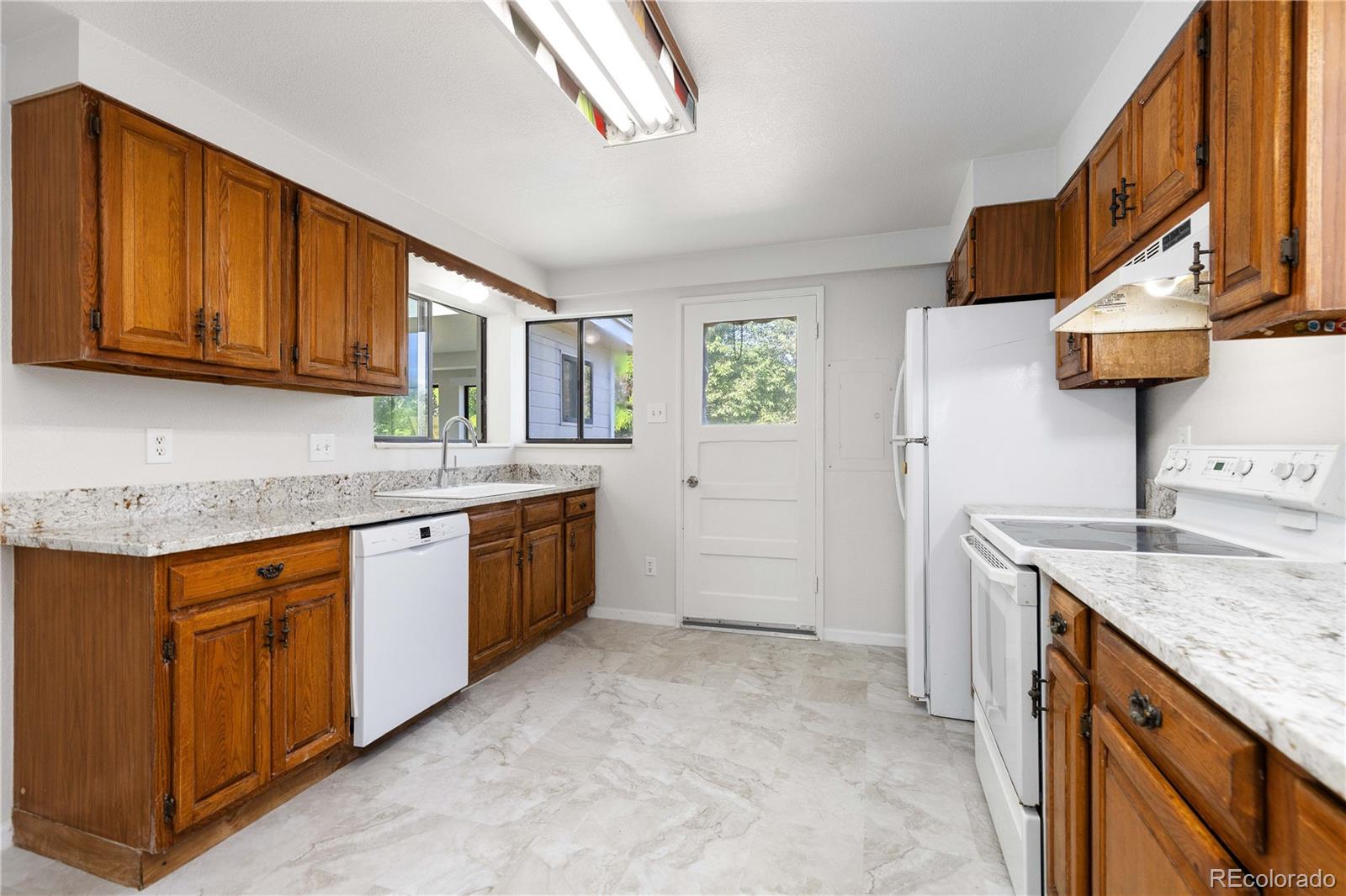 MLS Image #8 for 3955 s hazel court,englewood, Colorado
