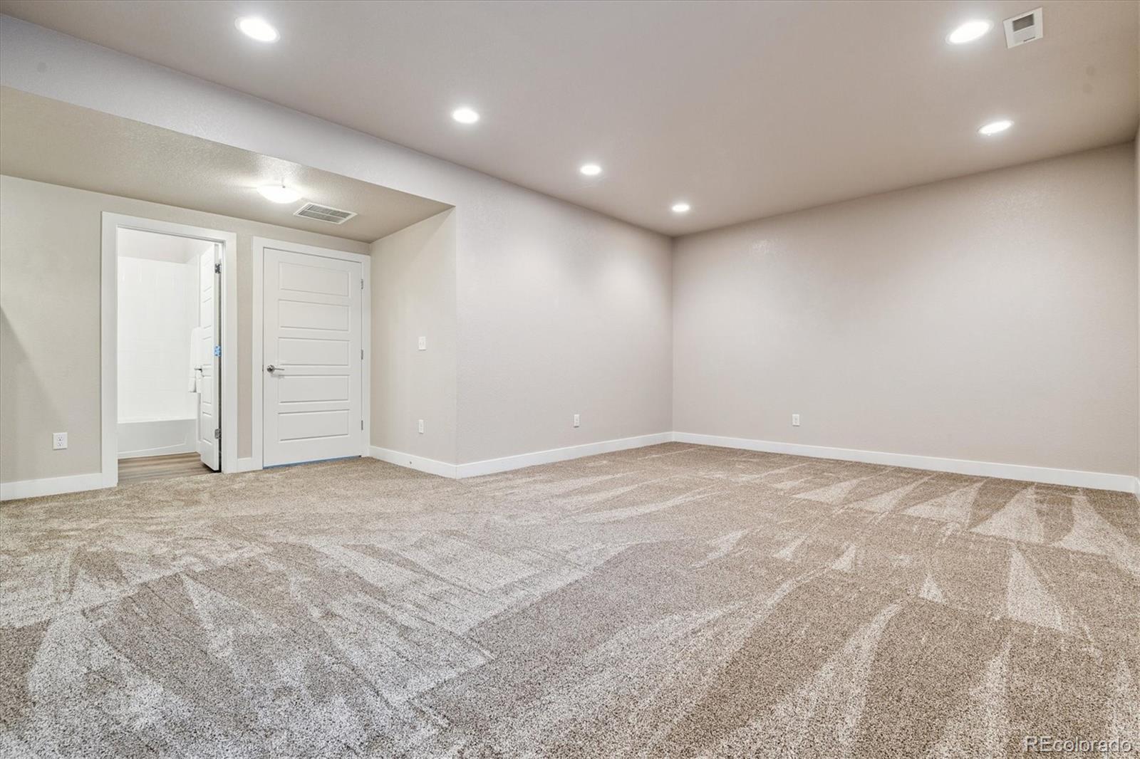MLS Image #27 for 5812  galena street,denver, Colorado