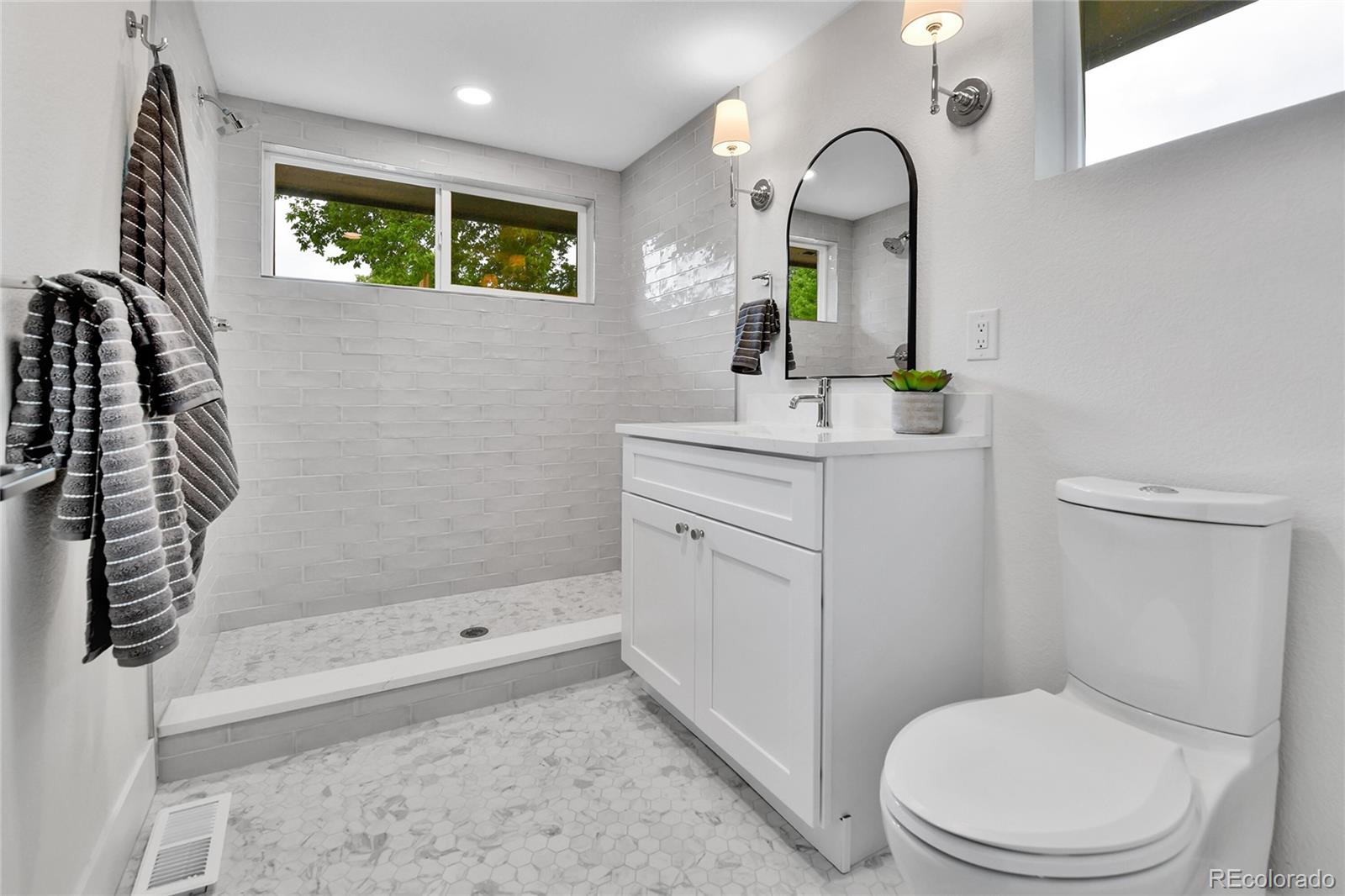 MLS Image #42 for 2005  nelson street,lakewood, Colorado
