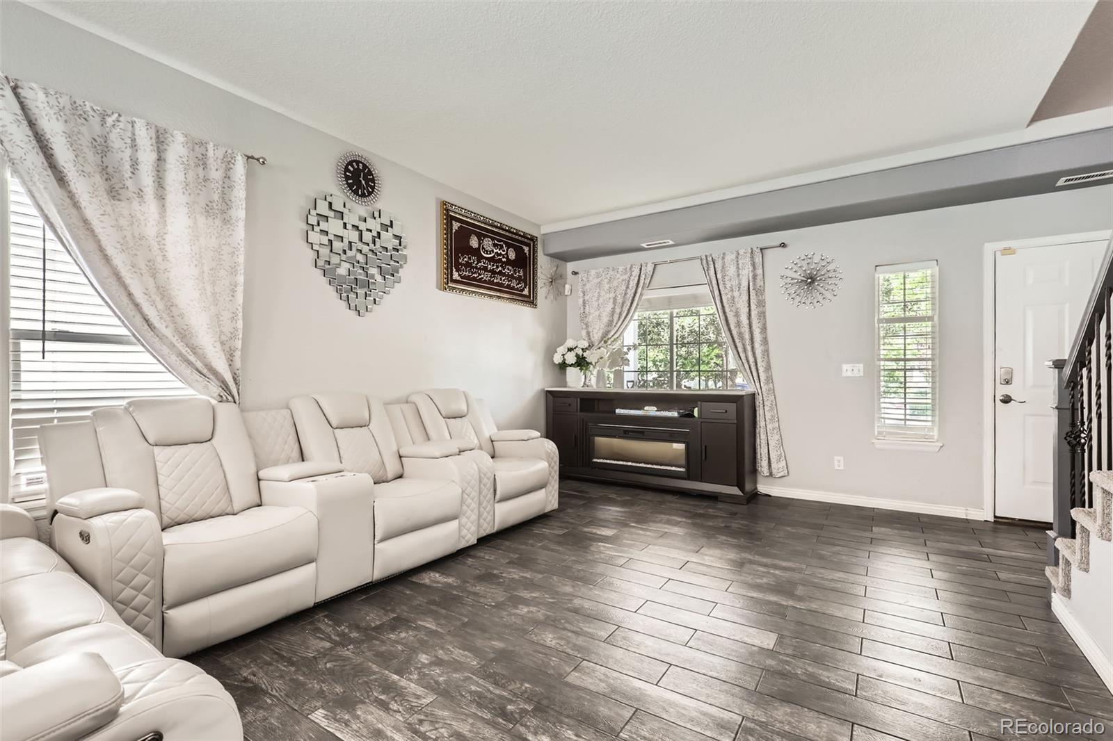 MLS Image #6 for 4955  genoa street,denver, Colorado