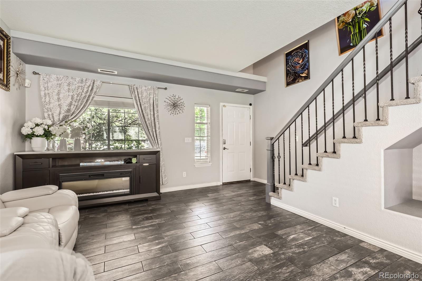 MLS Image #7 for 4955  genoa street,denver, Colorado