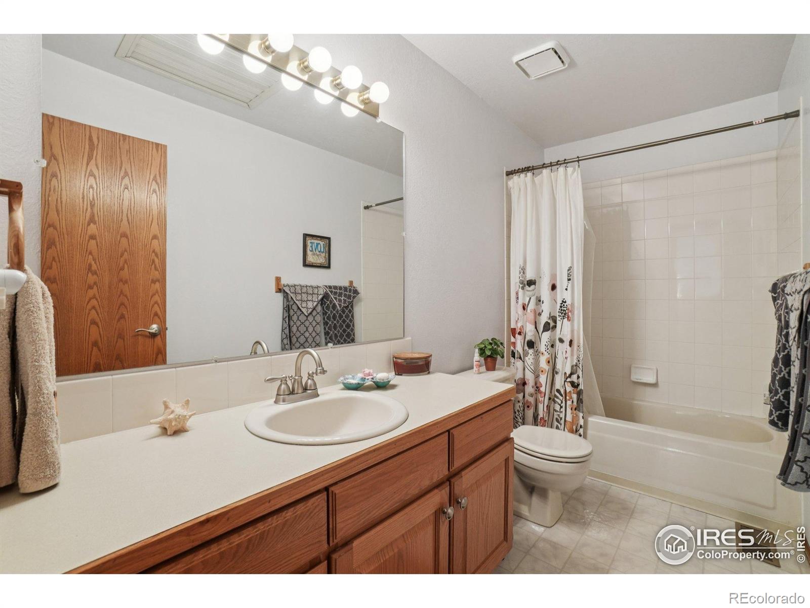 MLS Image #11 for 624  munson court,berthoud, Colorado