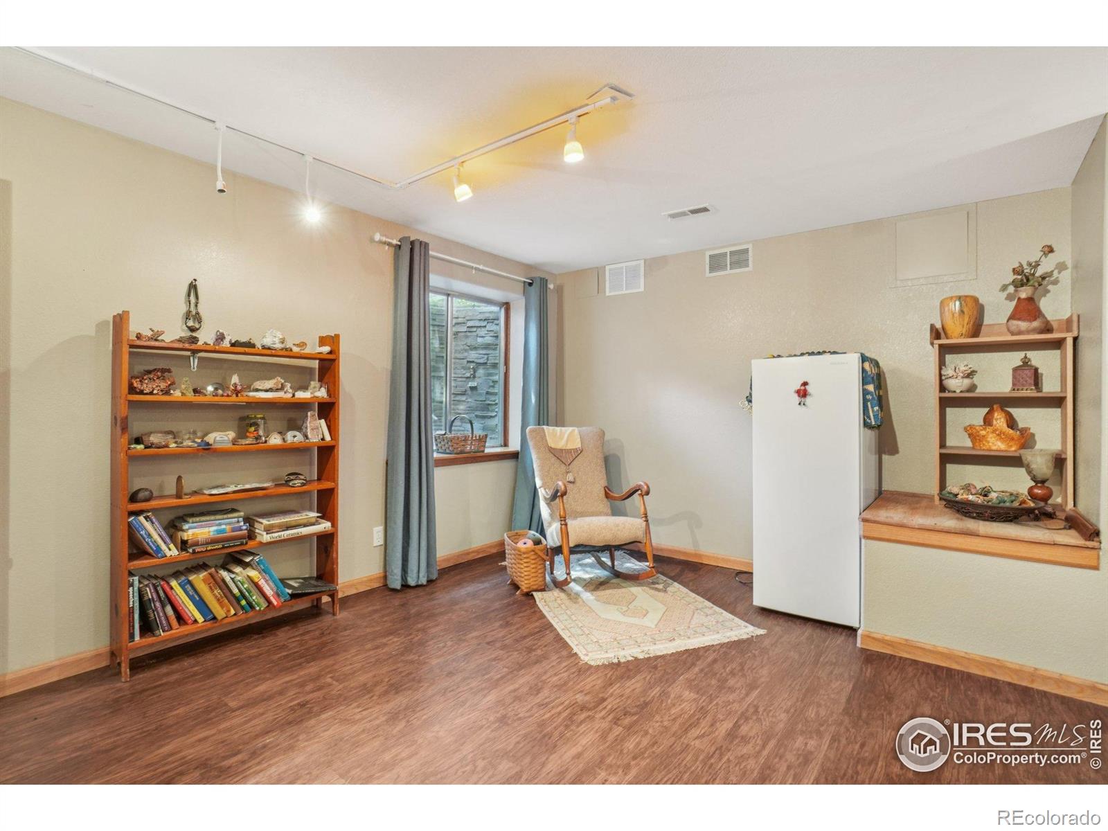 MLS Image #18 for 624  munson court,berthoud, Colorado