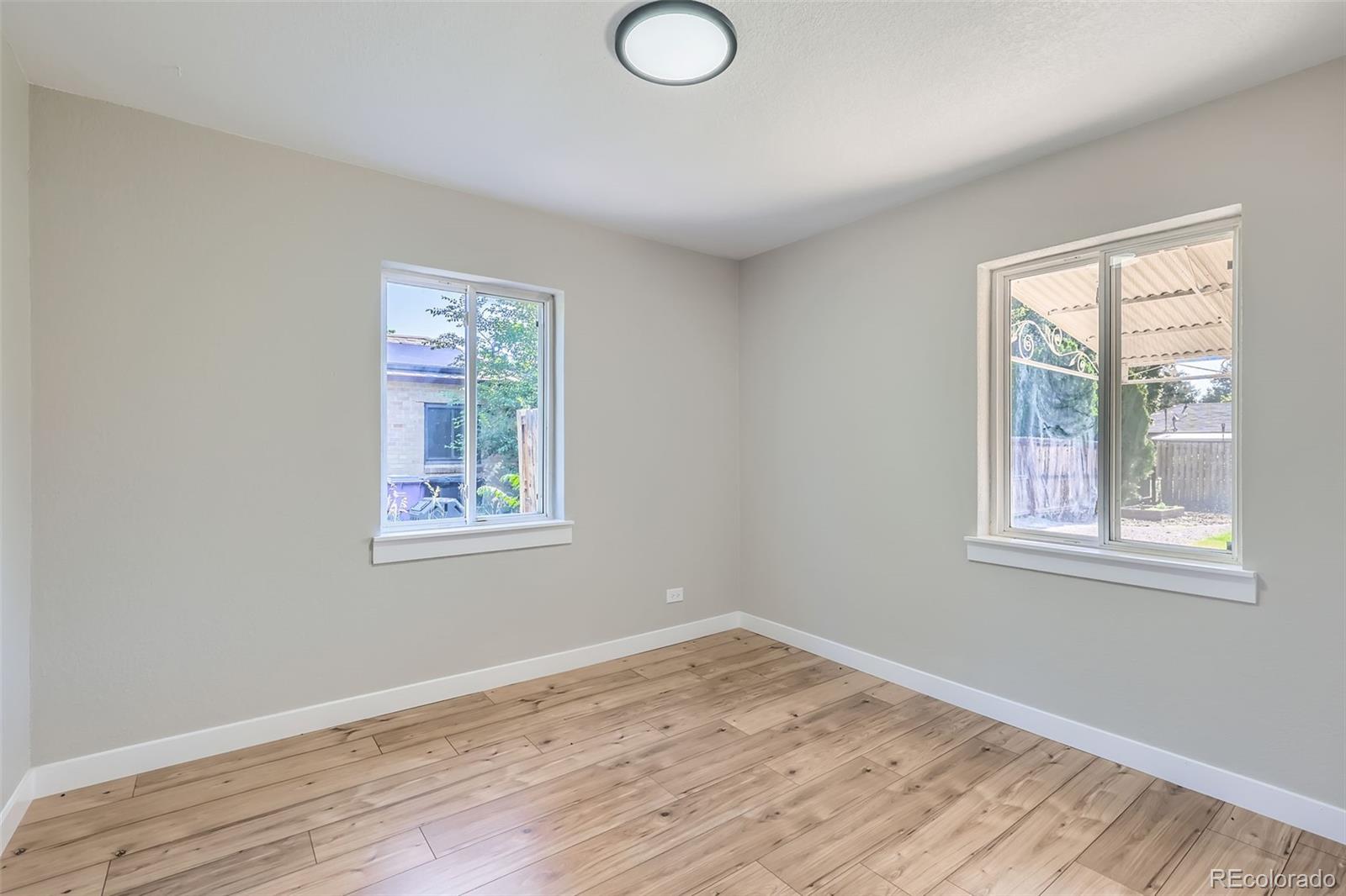 MLS Image #11 for 2540  poplar street,denver, Colorado