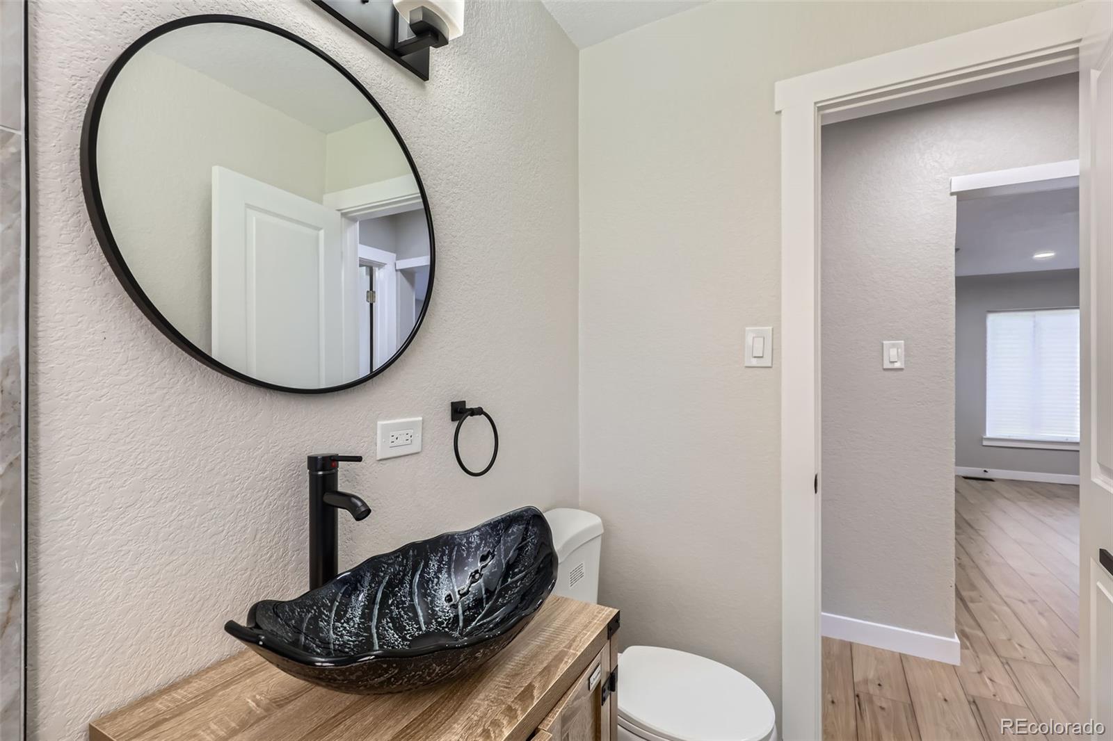 MLS Image #13 for 2540  poplar street,denver, Colorado