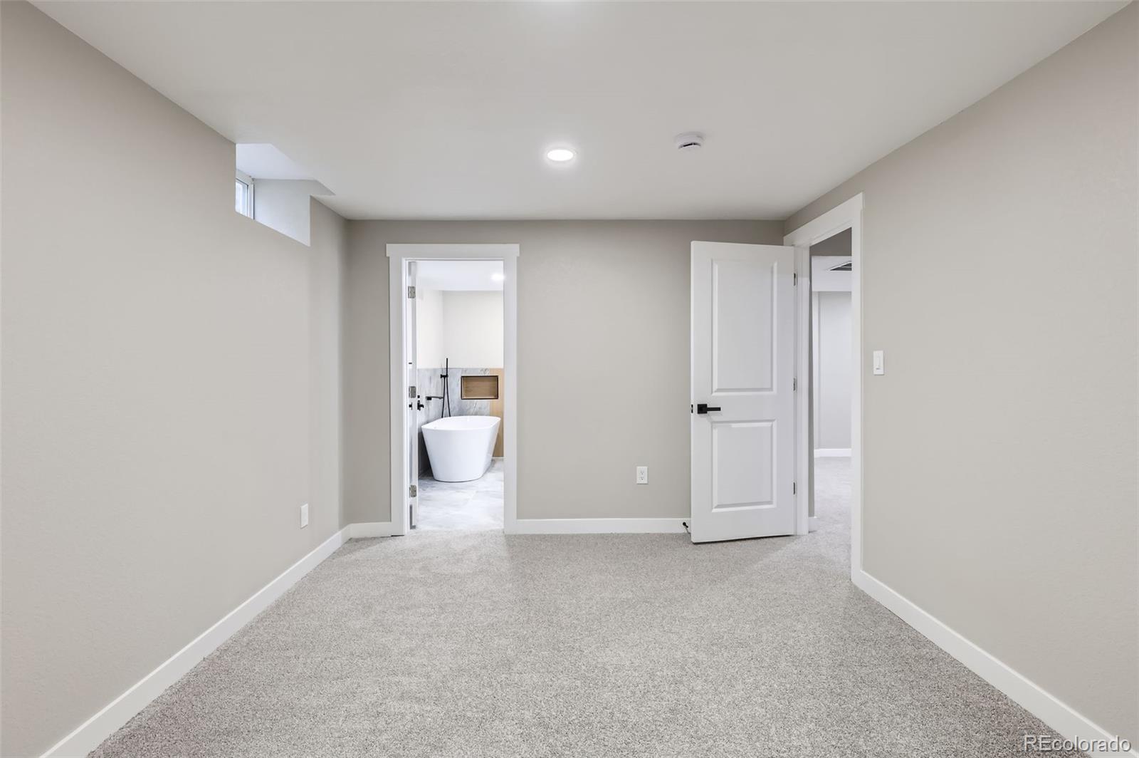 MLS Image #16 for 2540  poplar street,denver, Colorado