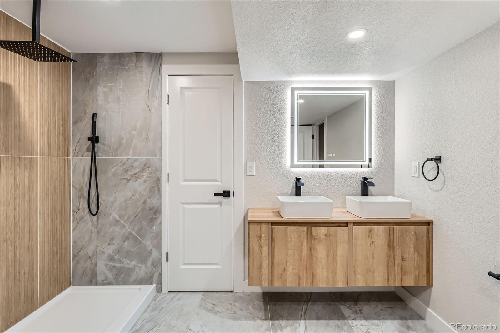 MLS Image #18 for 2540  poplar street,denver, Colorado