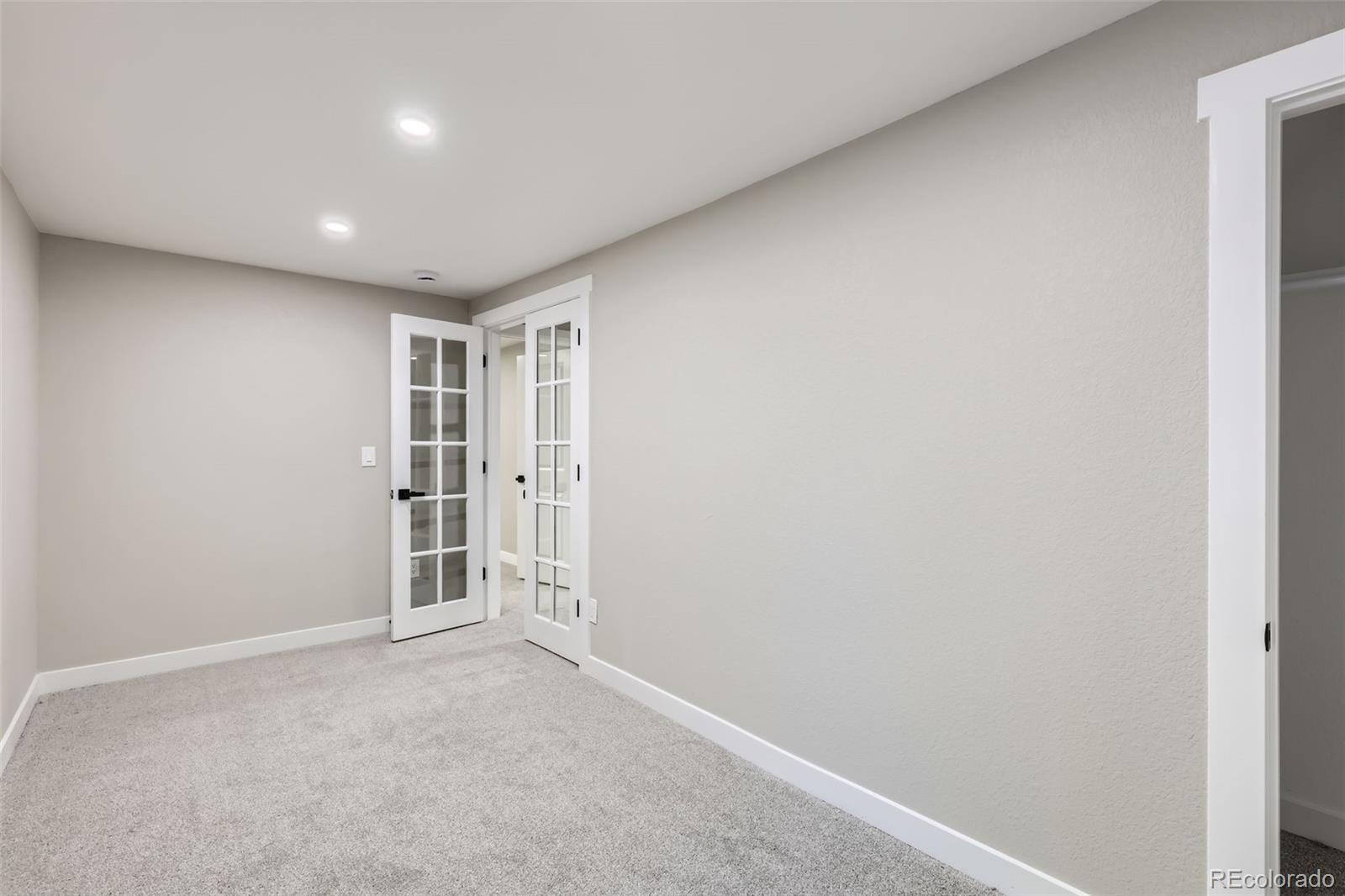 MLS Image #20 for 2540  poplar street,denver, Colorado