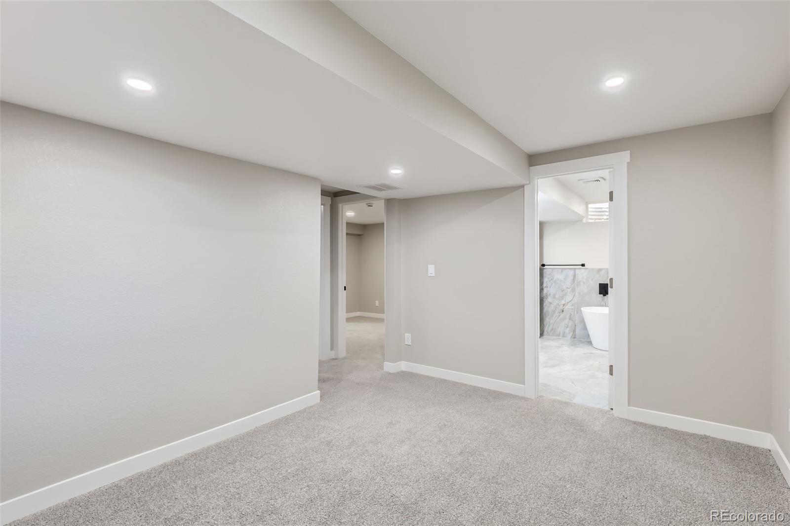 MLS Image #22 for 2540  poplar street,denver, Colorado