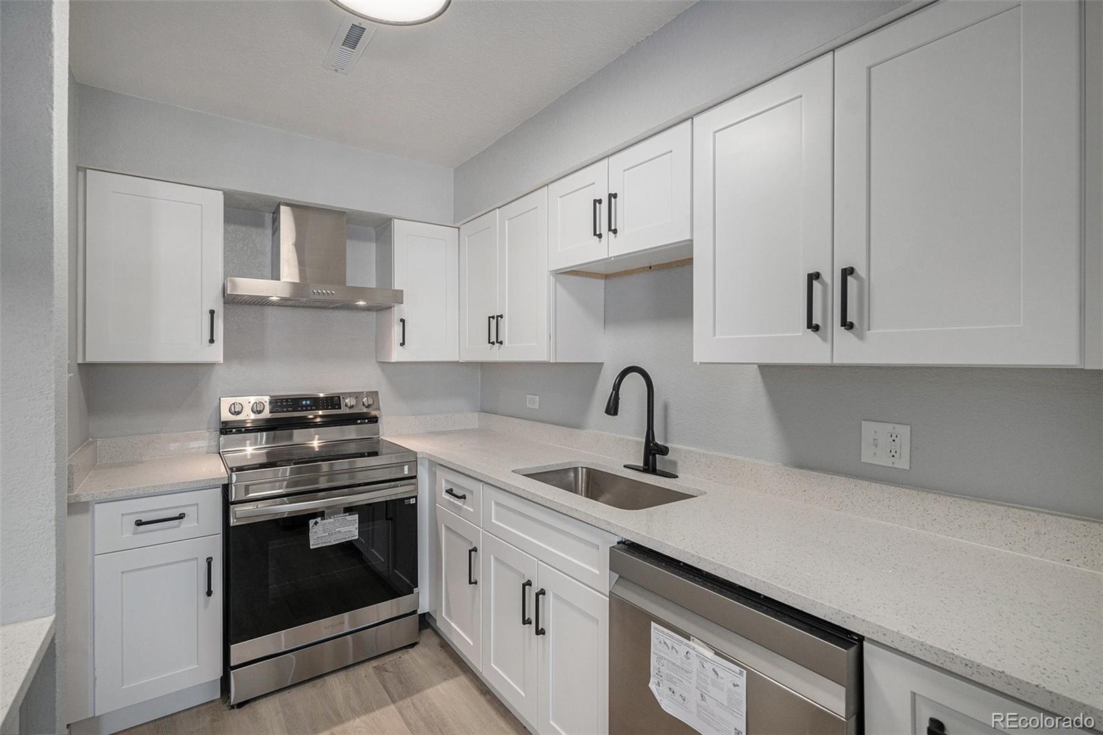 MLS Image #11 for 7165 s gaylord street,centennial, Colorado