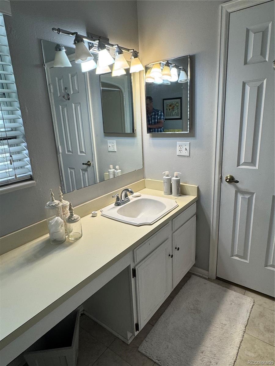MLS Image #13 for 12534 e pacific circle,aurora, Colorado