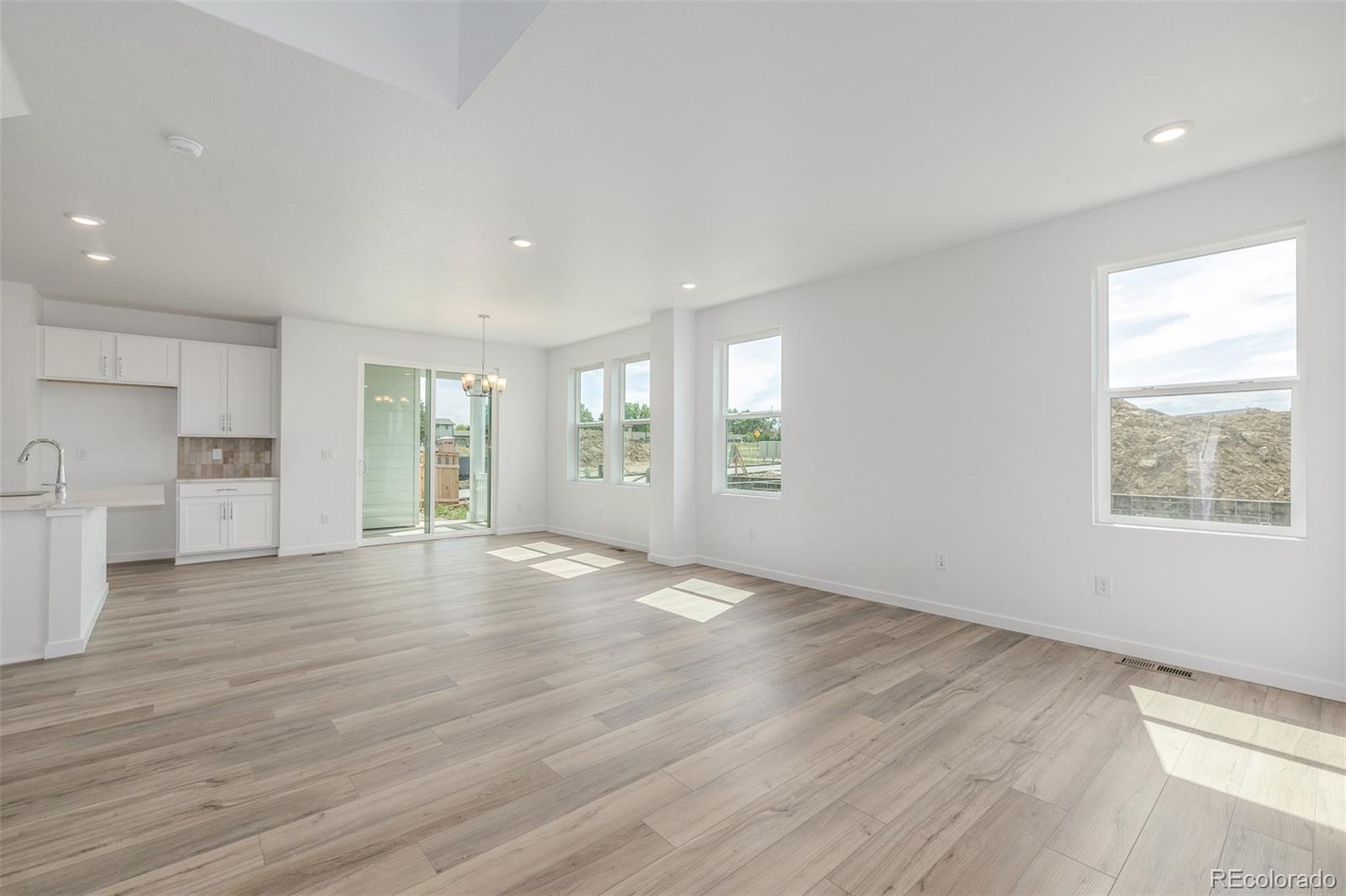 MLS Image #8 for 2652 e 103rd avenue,thornton, Colorado