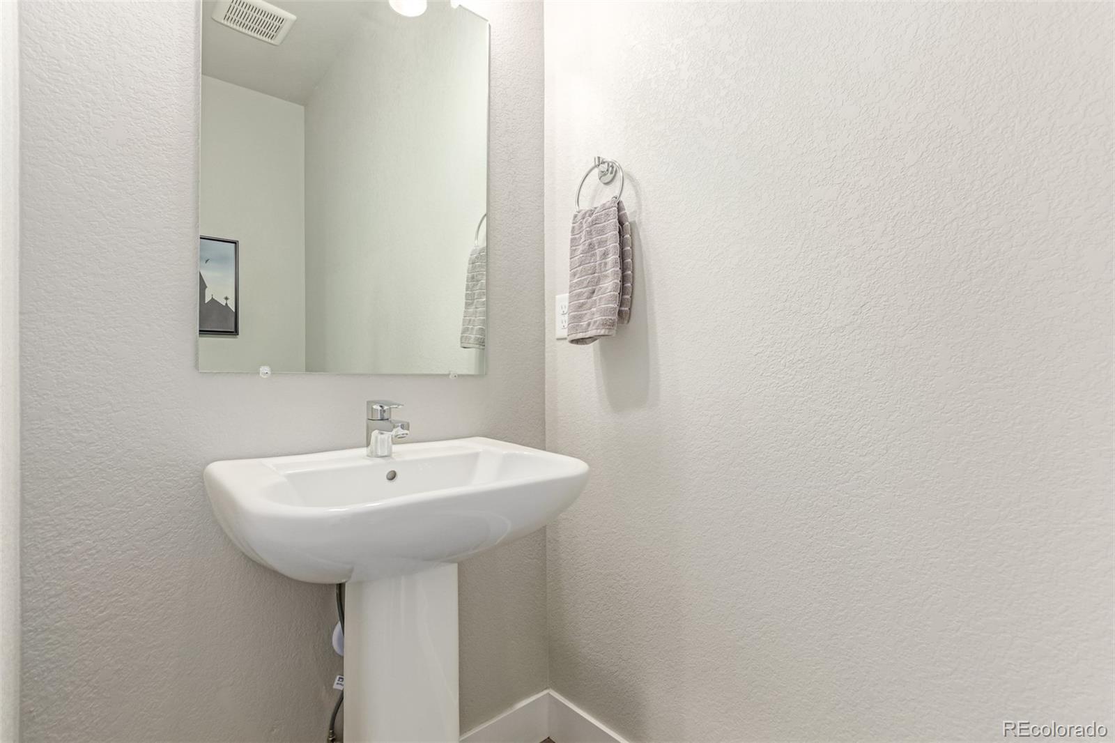 MLS Image #14 for 5834  beeler court,denver, Colorado
