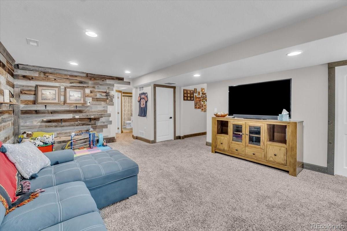 MLS Image #24 for 585  canyonlands street,berthoud, Colorado