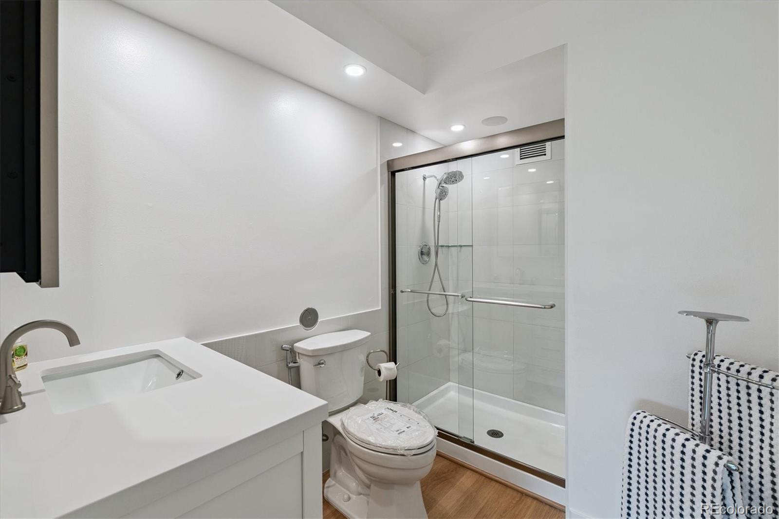 MLS Image #7 for 775 s alton way,denver, Colorado