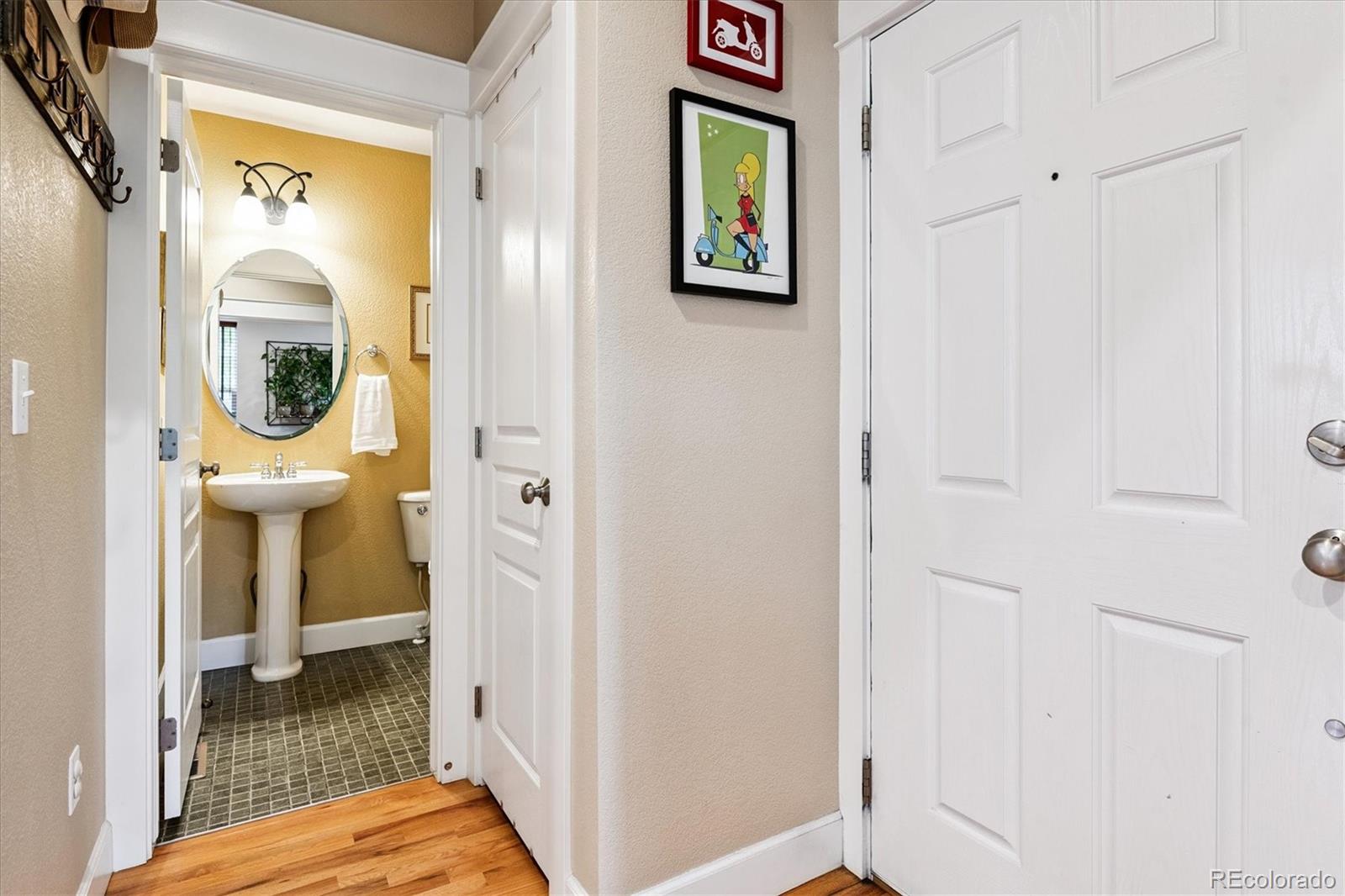 MLS Image #3 for 2326  akron street,denver, Colorado