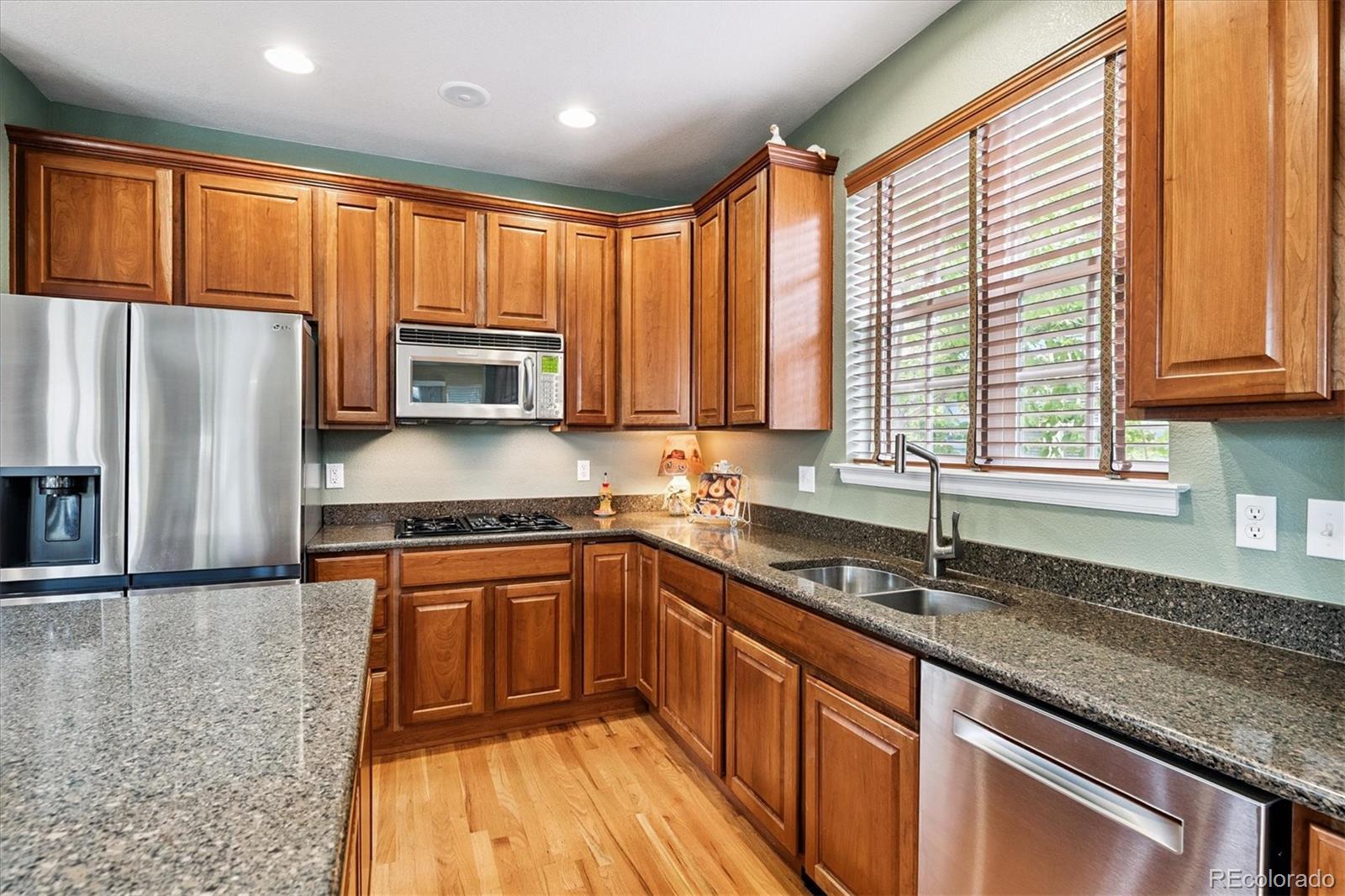 MLS Image #7 for 2326  akron street,denver, Colorado