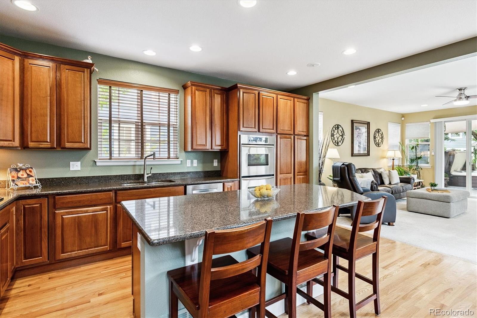 MLS Image #8 for 2326  akron street,denver, Colorado
