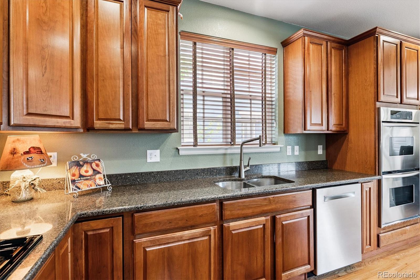 MLS Image #9 for 2326  akron street,denver, Colorado