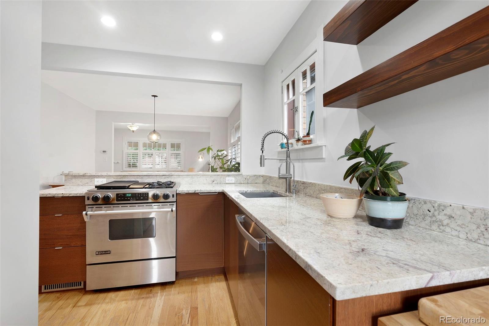 MLS Image #17 for 615 s sherman street,denver, Colorado