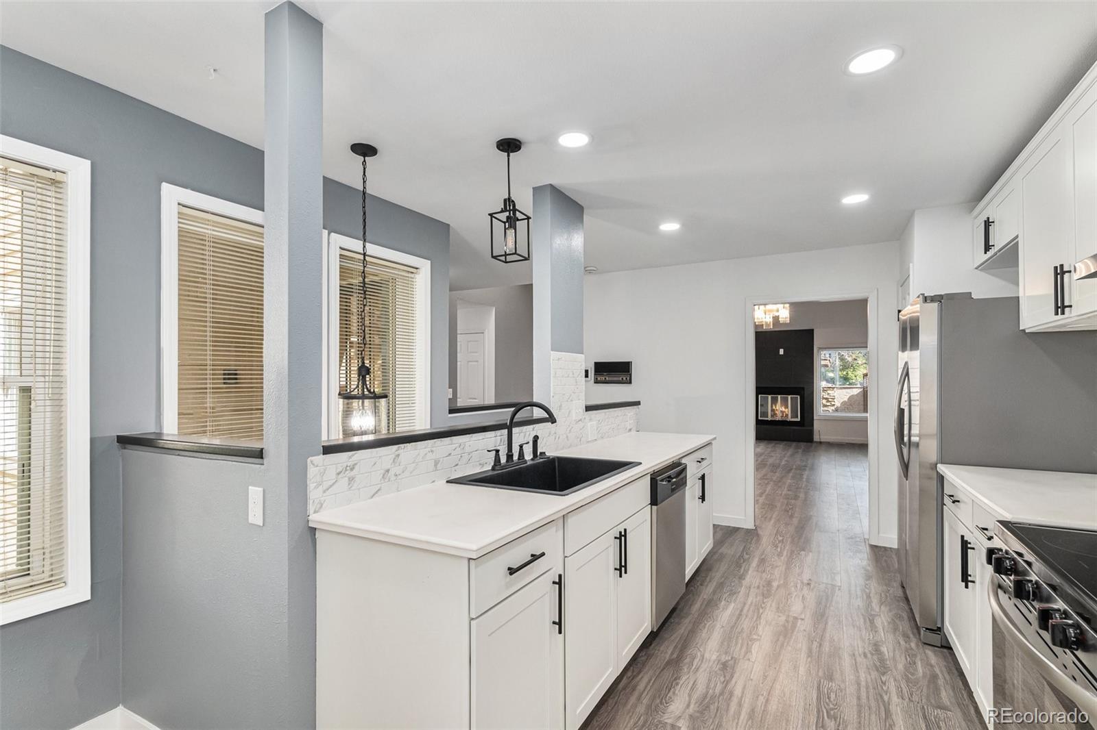 MLS Image #11 for 10000 e yale avenue,denver, Colorado