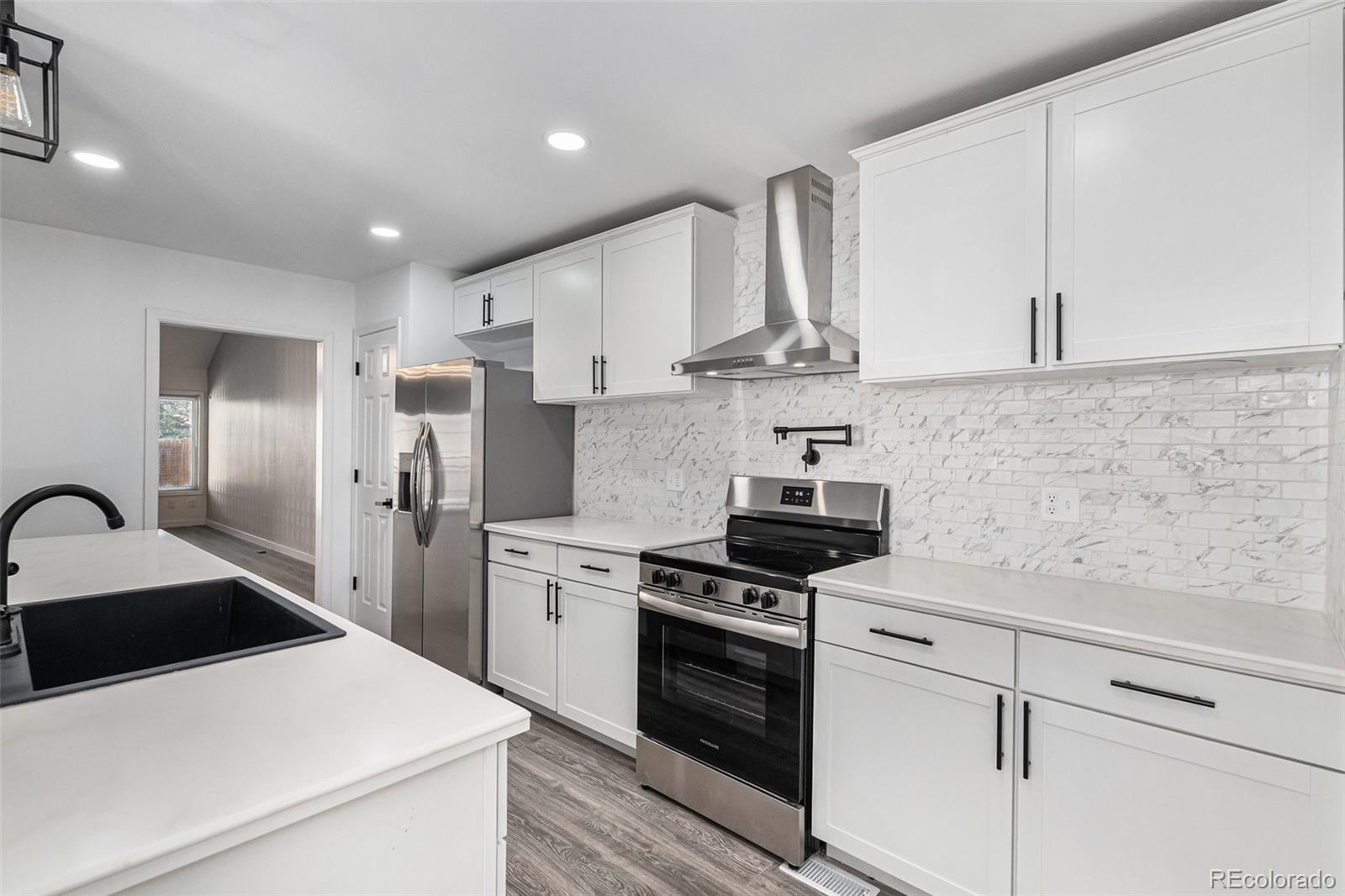 MLS Image #13 for 10000 e yale avenue,denver, Colorado