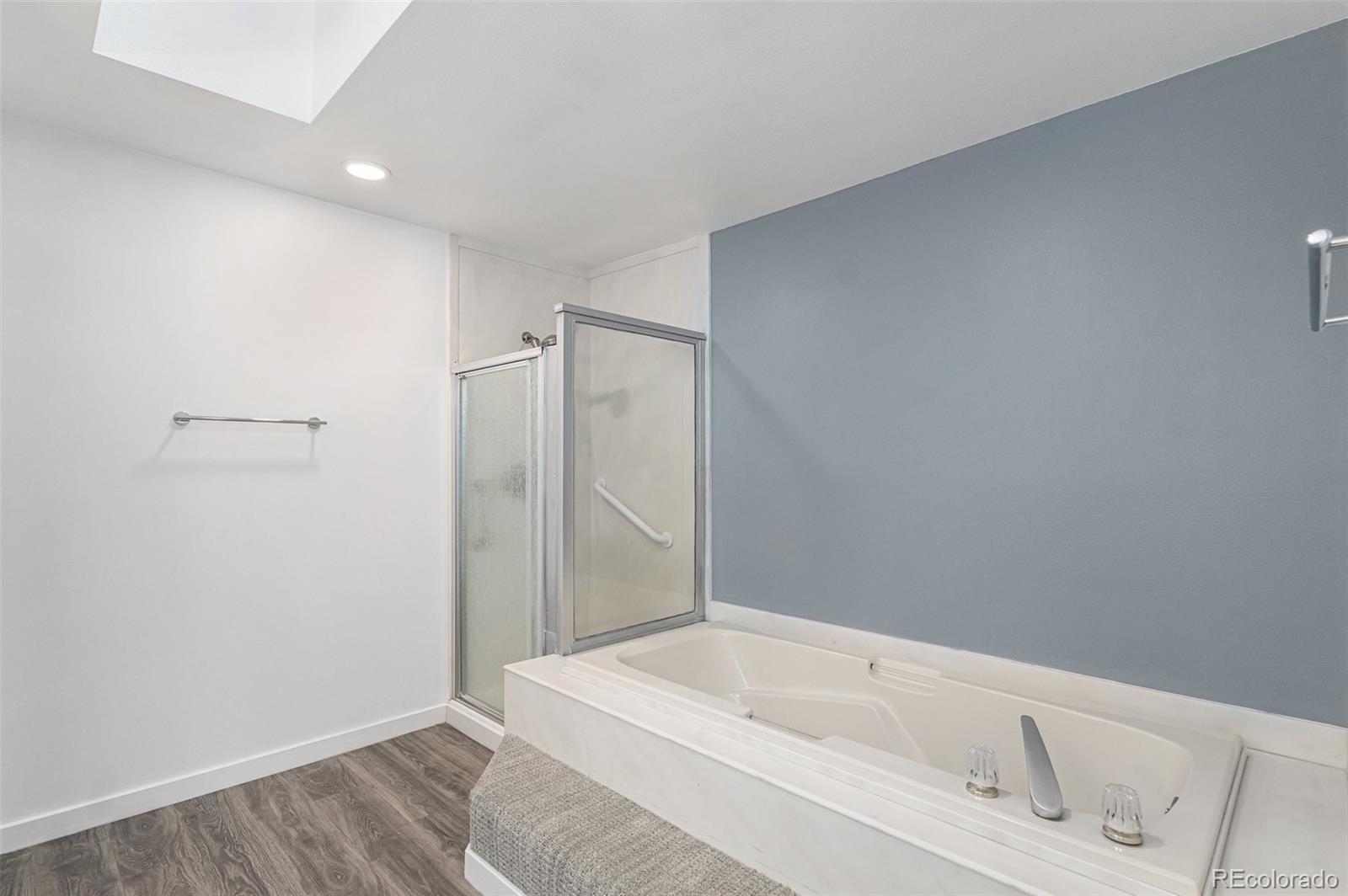 MLS Image #18 for 10000 e yale avenue,denver, Colorado
