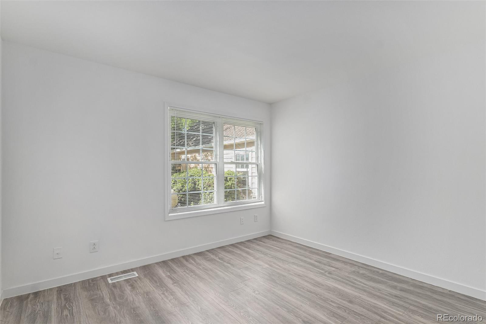 MLS Image #19 for 10000 e yale avenue,denver, Colorado