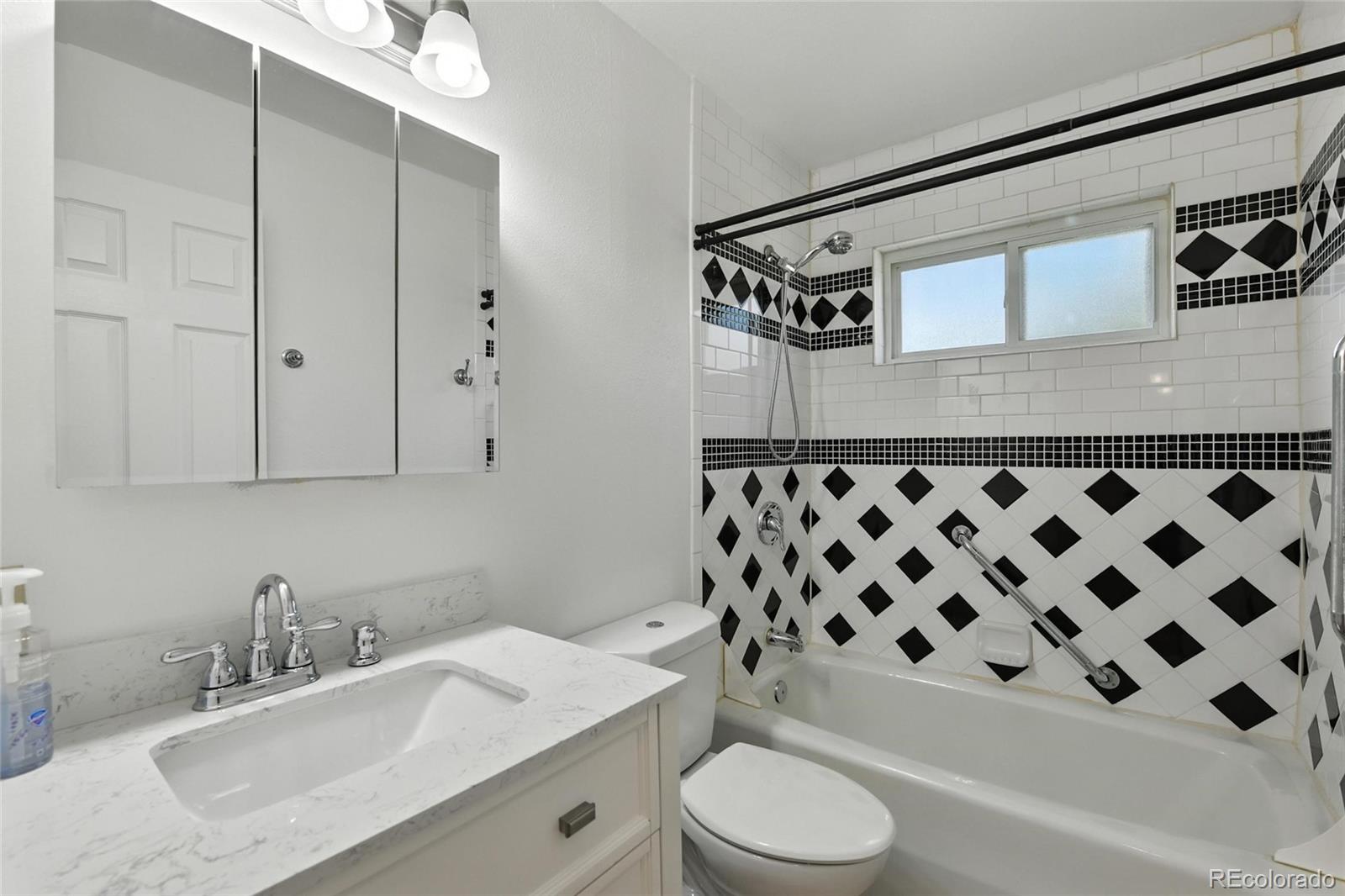 MLS Image #18 for 2441 e 93rd place,thornton, Colorado