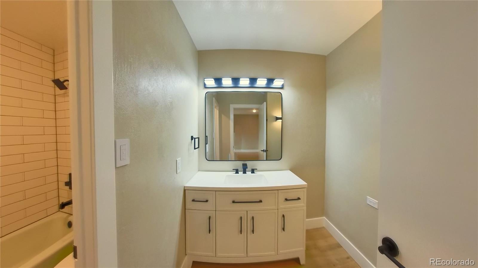 MLS Image #9 for 4415 w ponds circle,littleton, Colorado