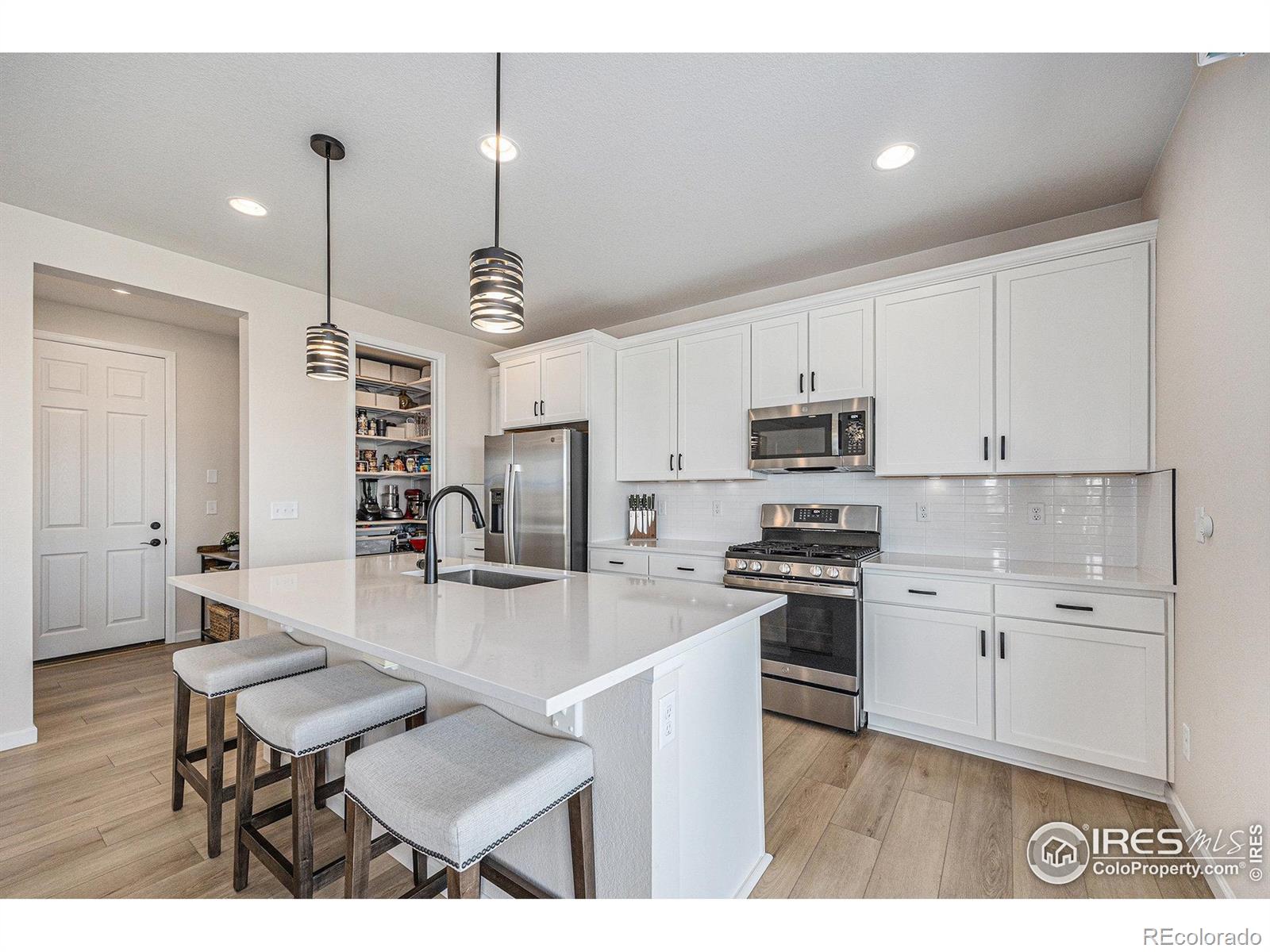 MLS Image #2 for 952  alpine ridge street,erie, Colorado