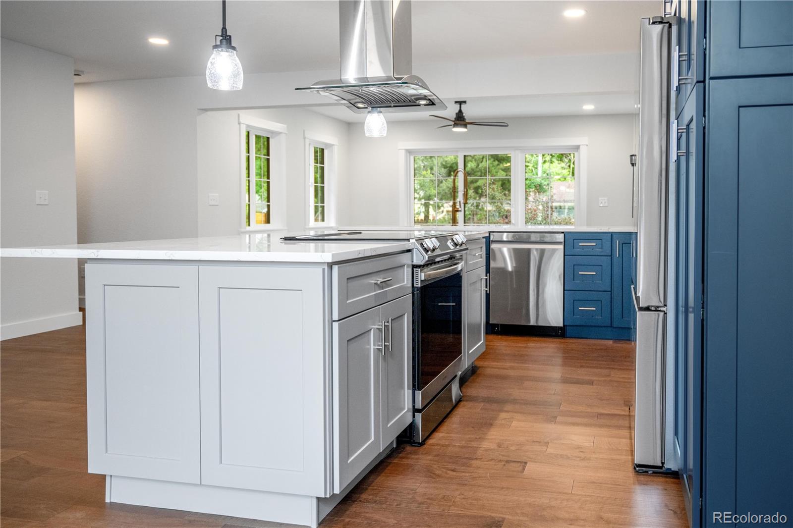 MLS Image #11 for 404 s oneida way,denver, Colorado