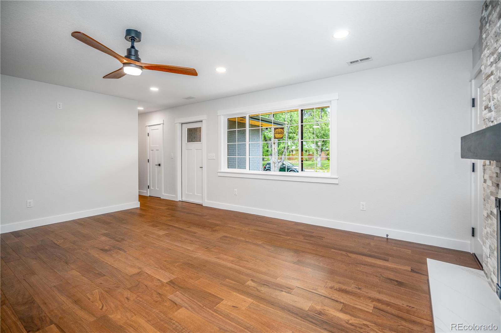 MLS Image #14 for 404 s oneida way,denver, Colorado