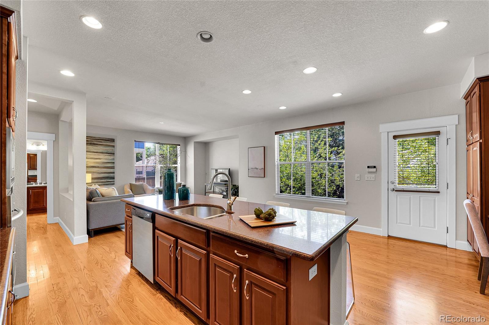 MLS Image #11 for 2795  geneva street,denver, Colorado