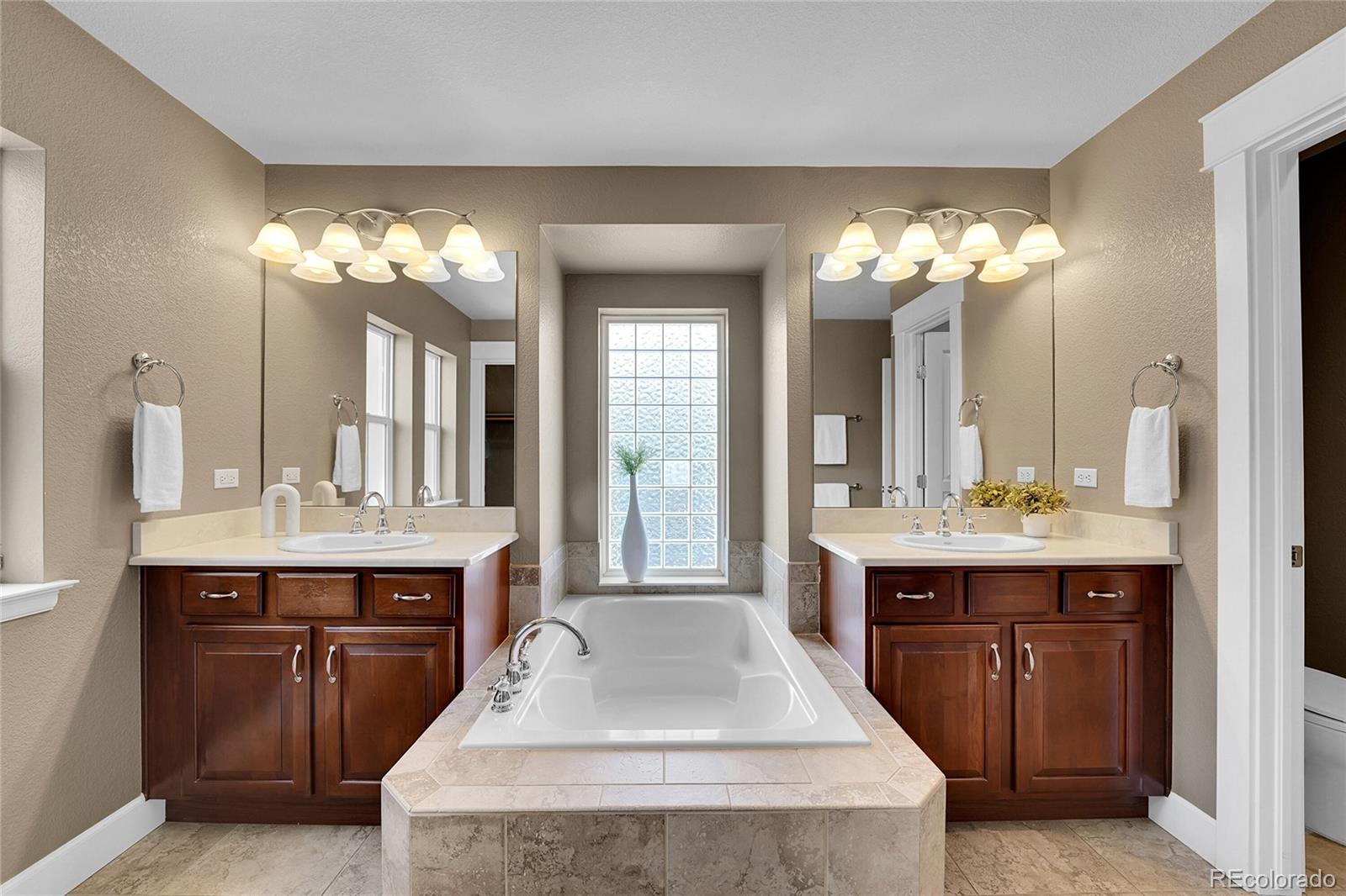 MLS Image #18 for 2795  geneva street,denver, Colorado