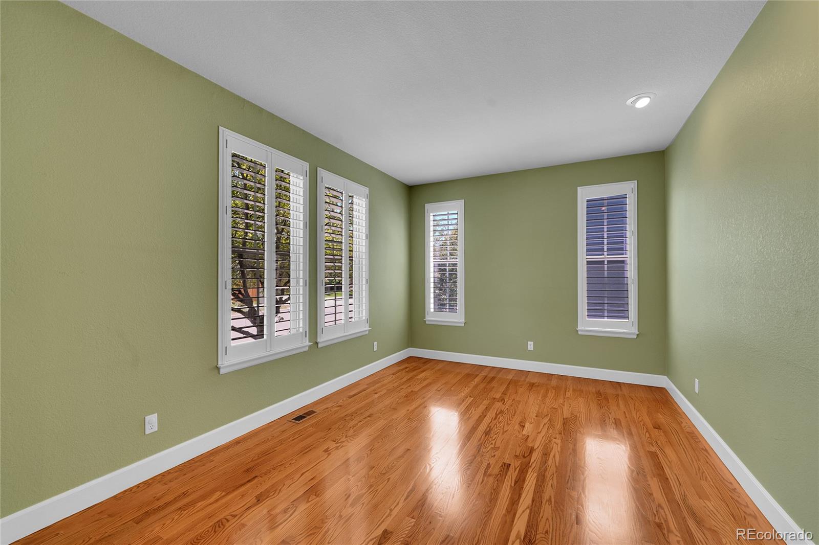 MLS Image #6 for 2795  geneva street,denver, Colorado